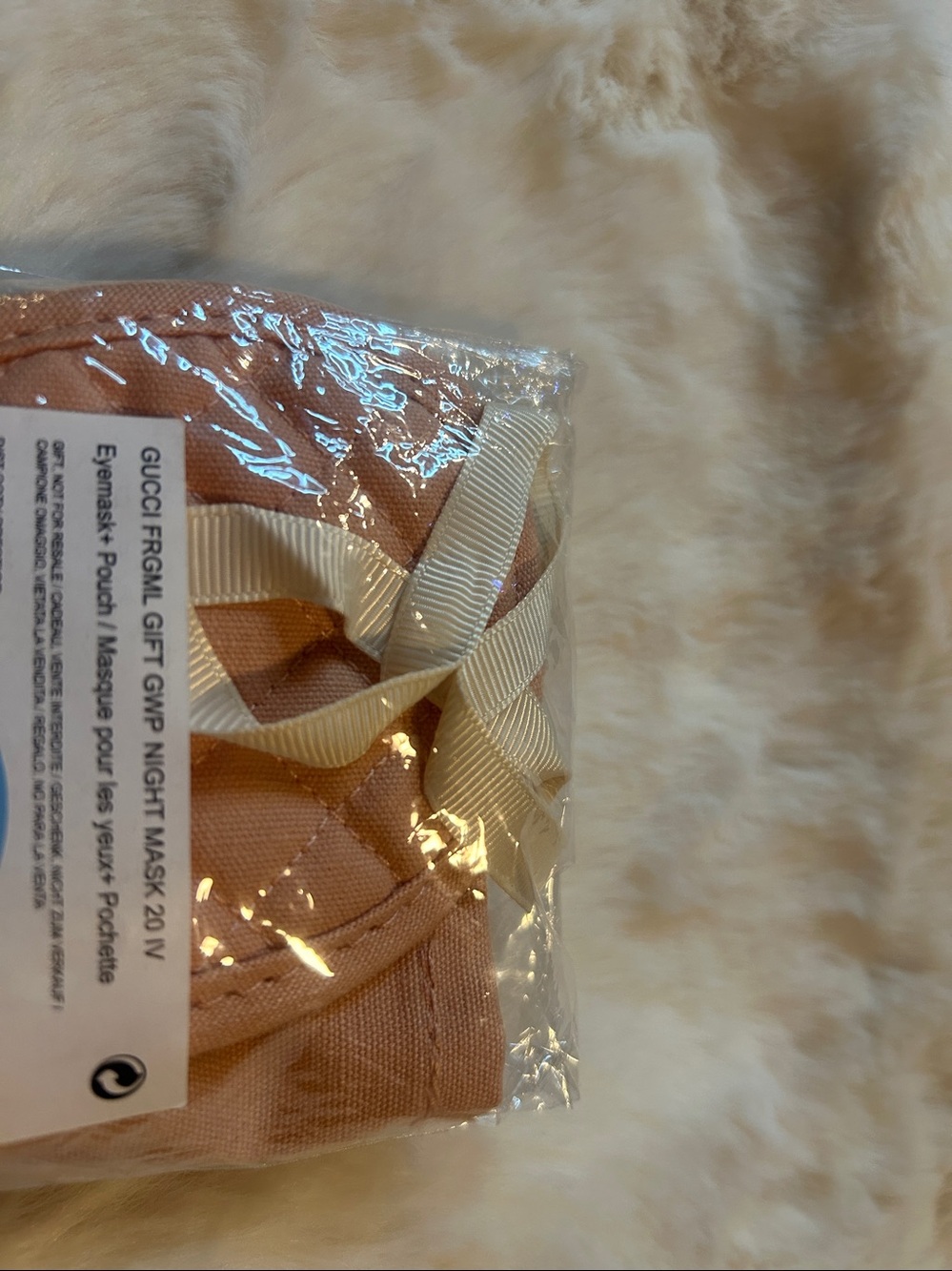 Gucci Black Rectangular Acetate Glasses eye mask and pouch - Picture 10 of 10